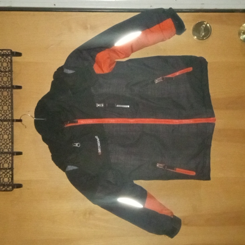 Boys size 5 32° weatherproof coat - Picture 2 of 7